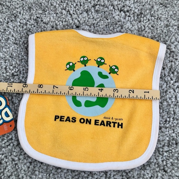 David & Goliath Baby Toddler Bib PEAS ON EARTH Unisex, NWT - Picture 5 of 7